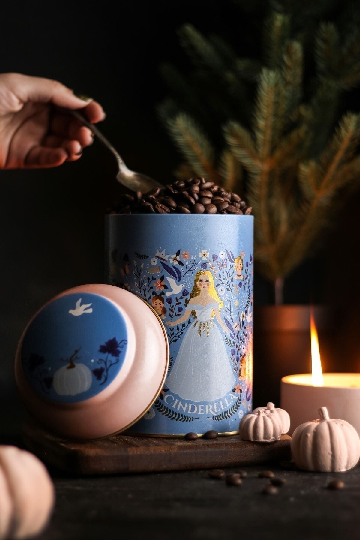 Fairytale Cinderella Desenli Yuvarlak Metal Saklama Kabı, 10,5 x 15 cm, 1,1 lt