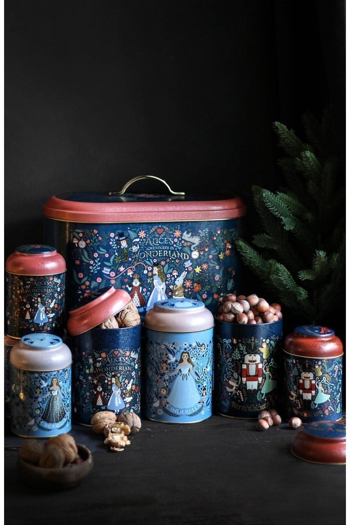 Fairytale Desenli 7 Parça Metal Kavanoz ve Ekmeklik Seti