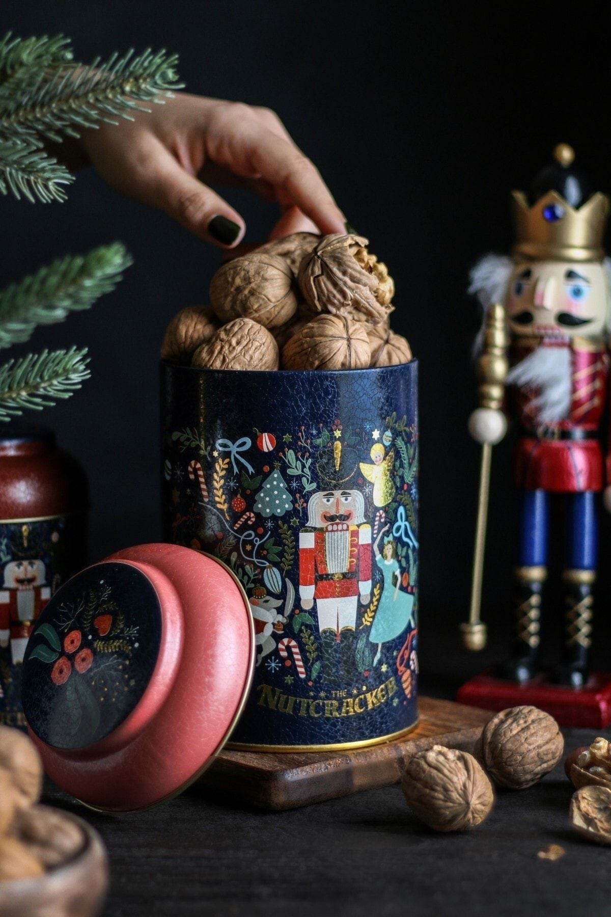 Fairytale Nutcracker Desenli Yuvarlak Metal Saklama Kabı, 10,5 x 15 cm, 1,1 lt