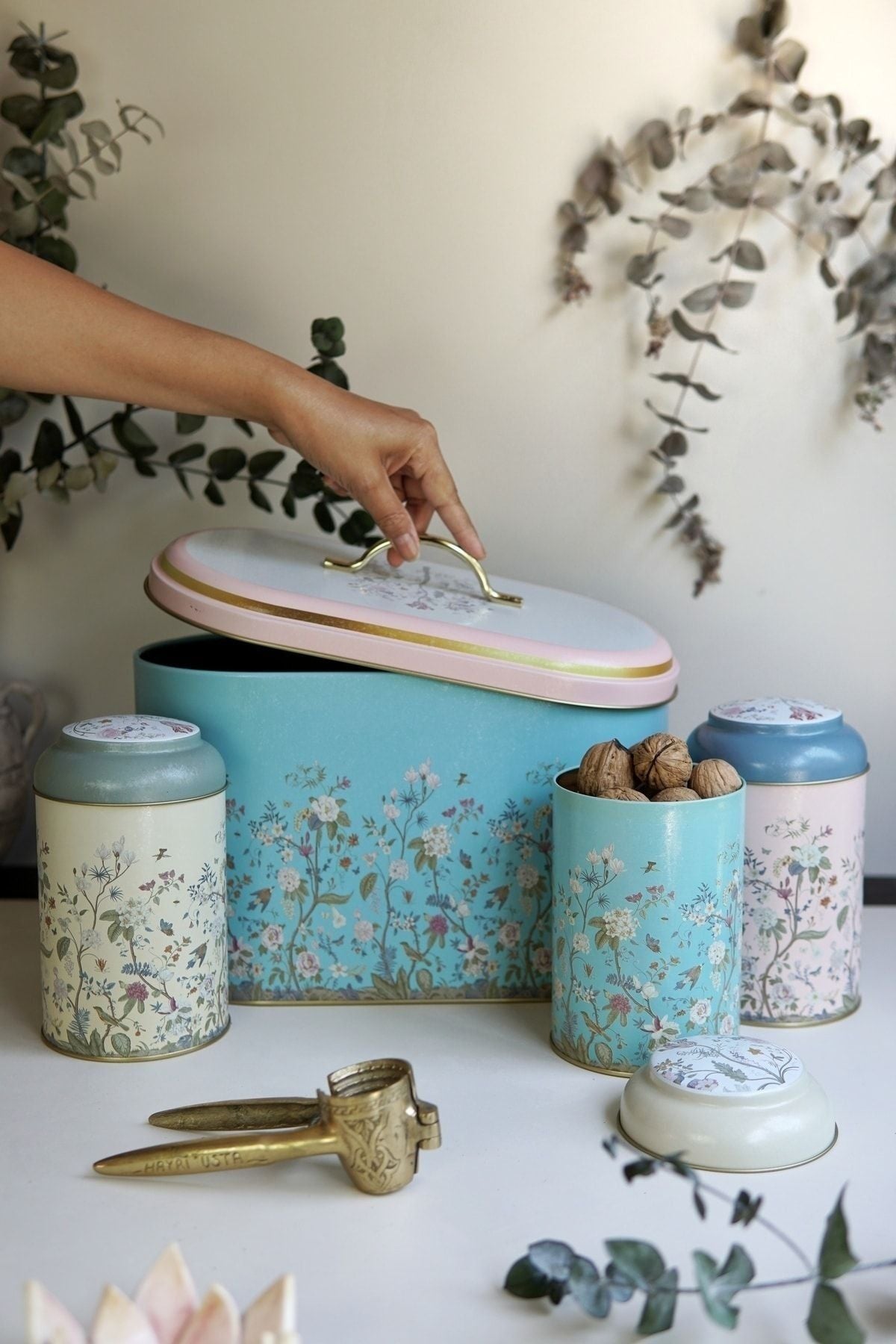 Flora Desenli Metal Ekmeklik ve 3'lü Saklama Kabı Seti