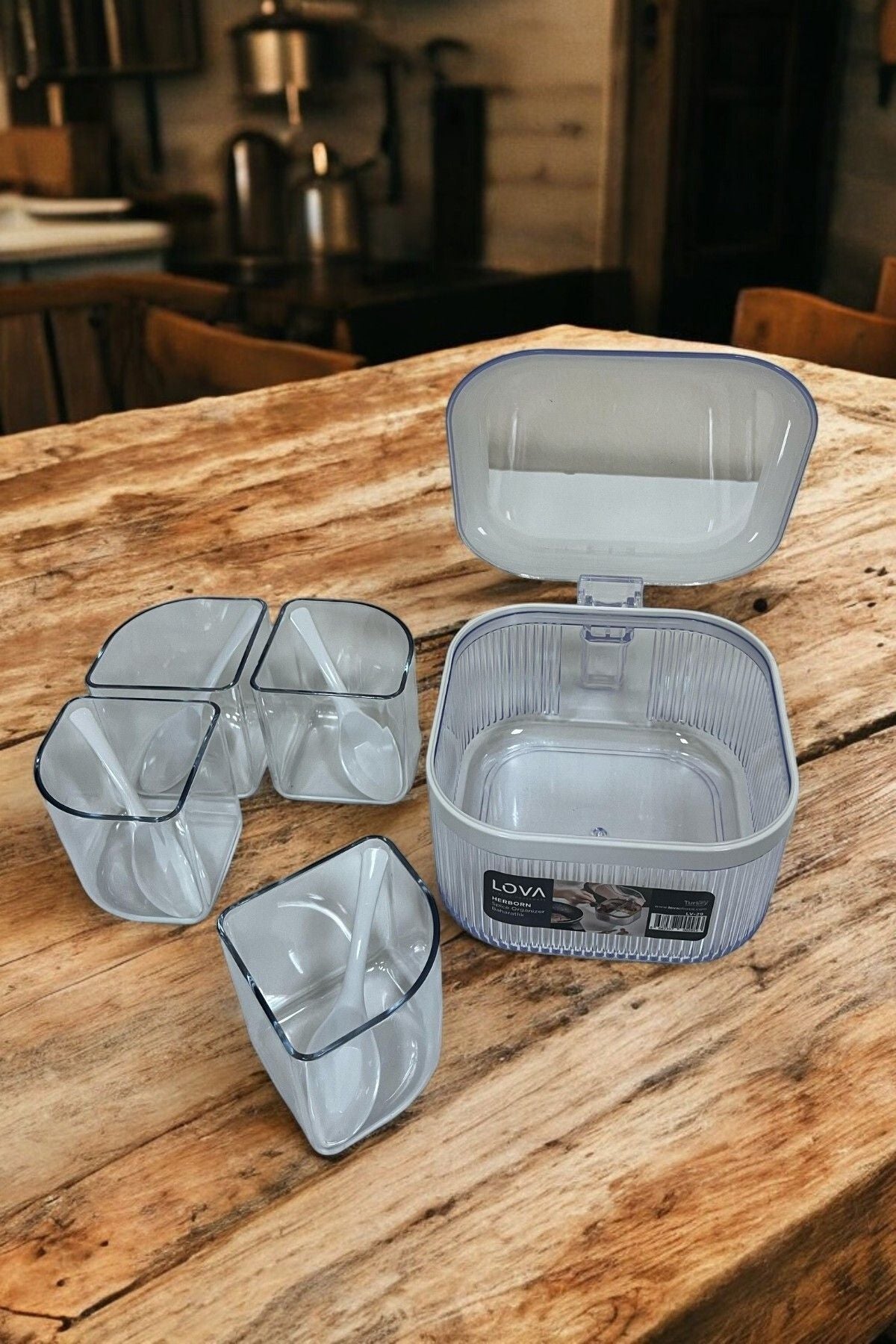 4 Bölmeli, 4 Kaşıklı, Kulplu Kapaklı Baharatlık, 1.1 lt, 3'lü Set