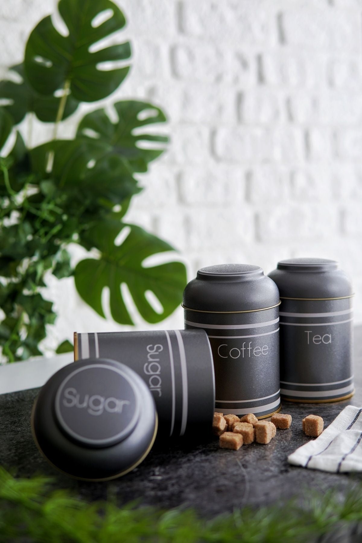 Helsinki Desenli 3'lü Yuvarlak Metal Saklama Kabı Seti, 9 x 11 cm, 0,6 lt