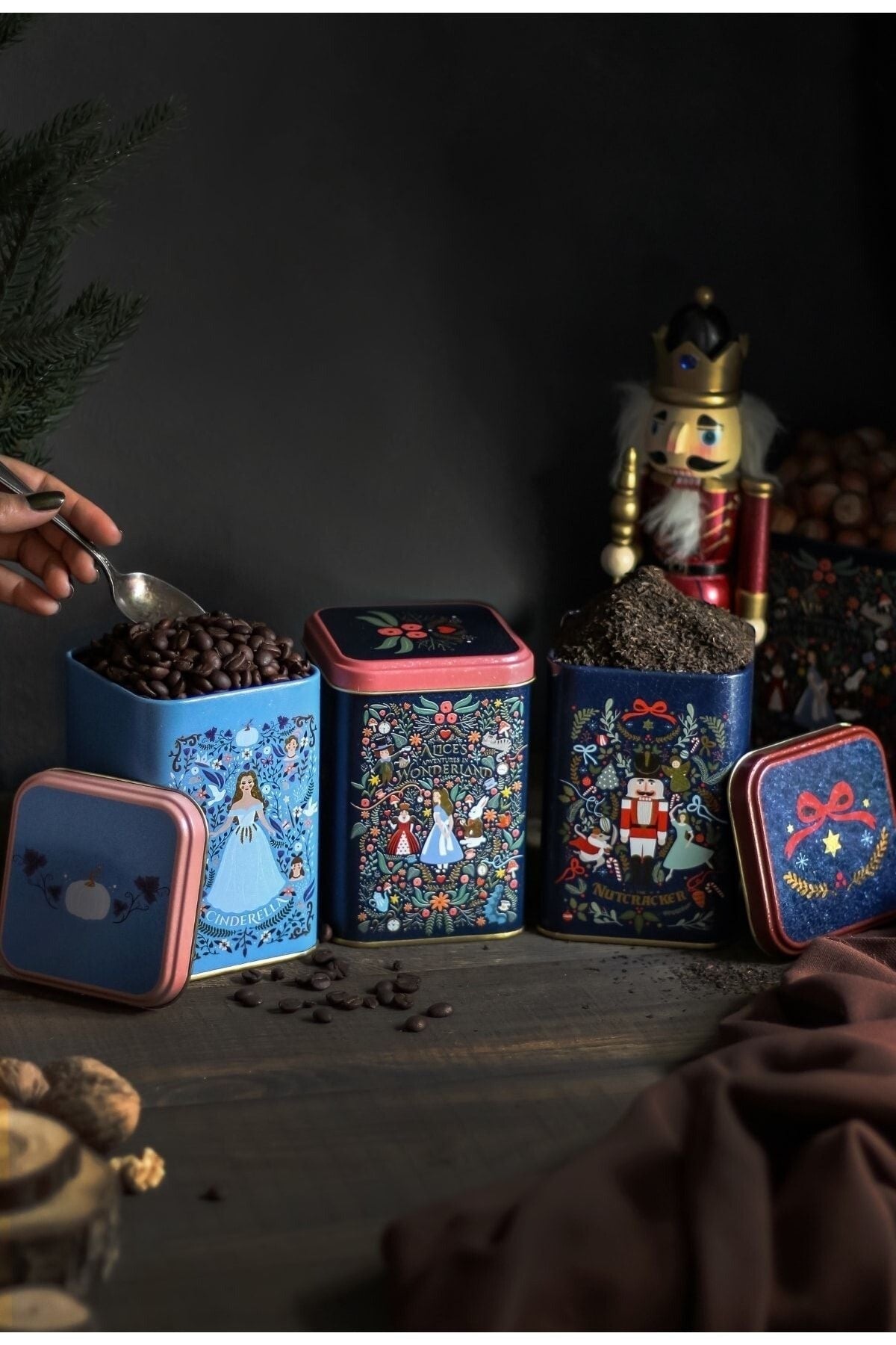 Fairytale Desenli 3'lü Kare Metal Saklama Kabı Seti, 8,7 x 8,7 x 12,5 cm, 1 lt